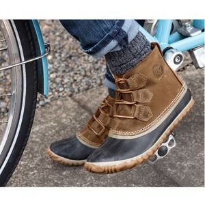 Sorel Out N about Leather Snow Boot Sz 7